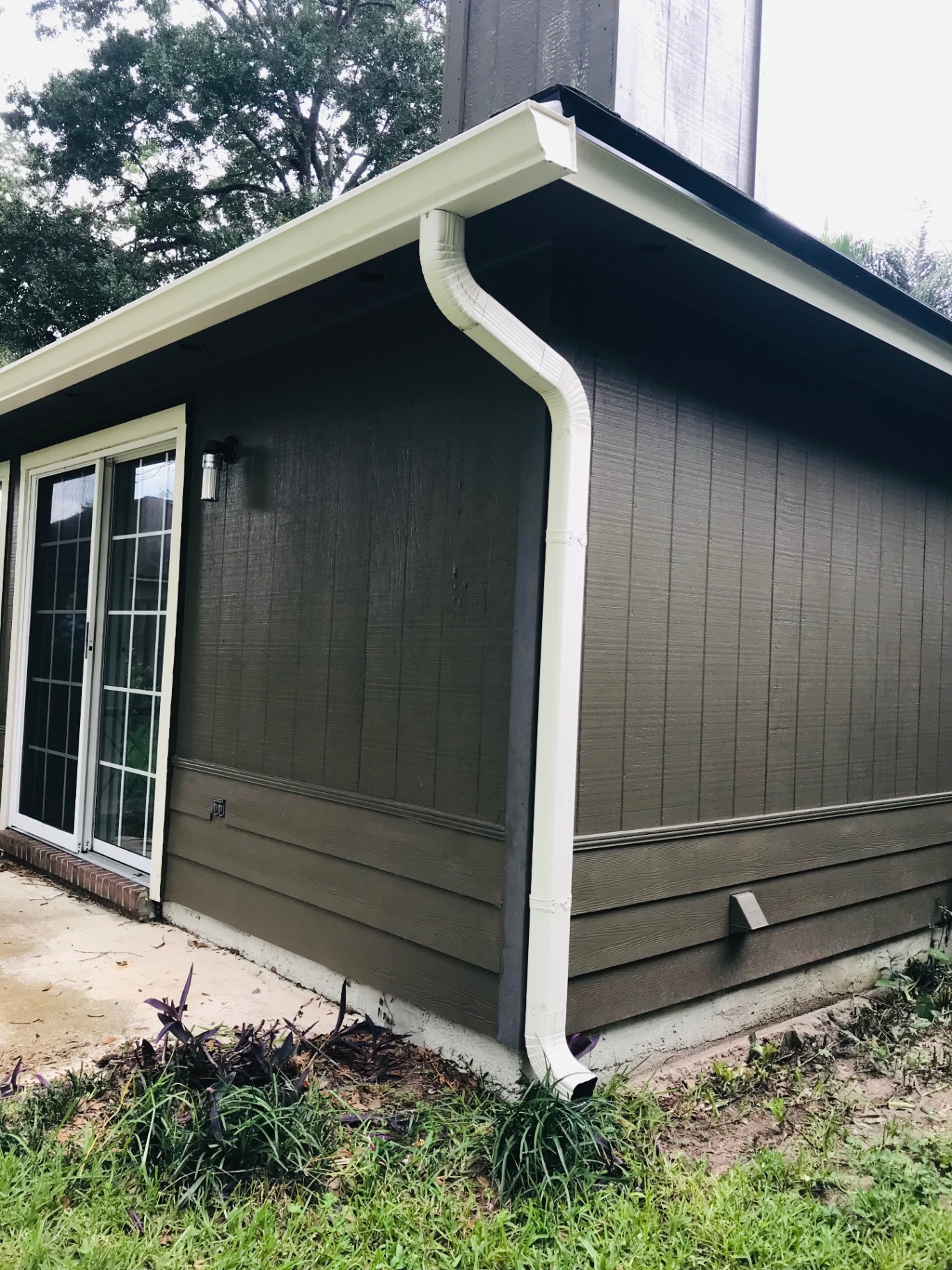 Wrap-around seamless · rear elevation