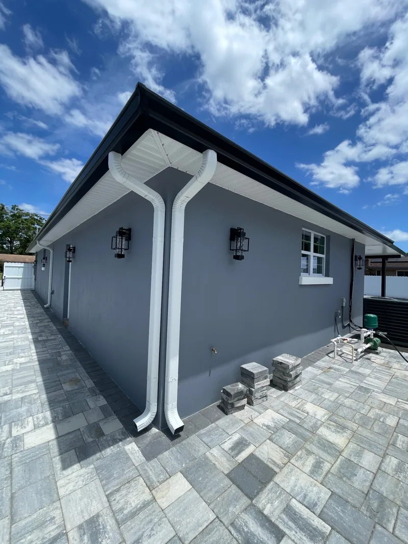 Full perimeter install · modern stucco